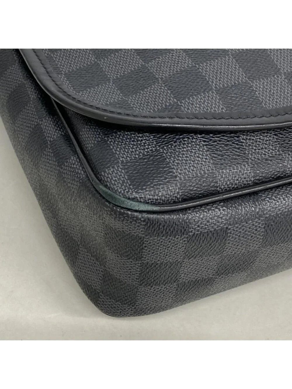Louis Vuitton Shoulder Bag Damier Graphite MM Black